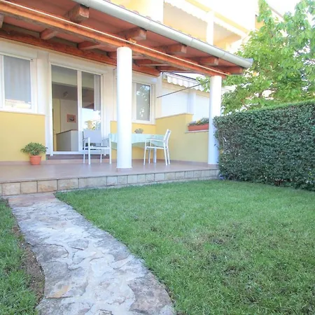 Roko Apartment *